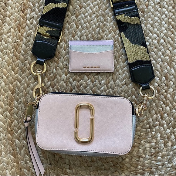 marc jacobs camo strap